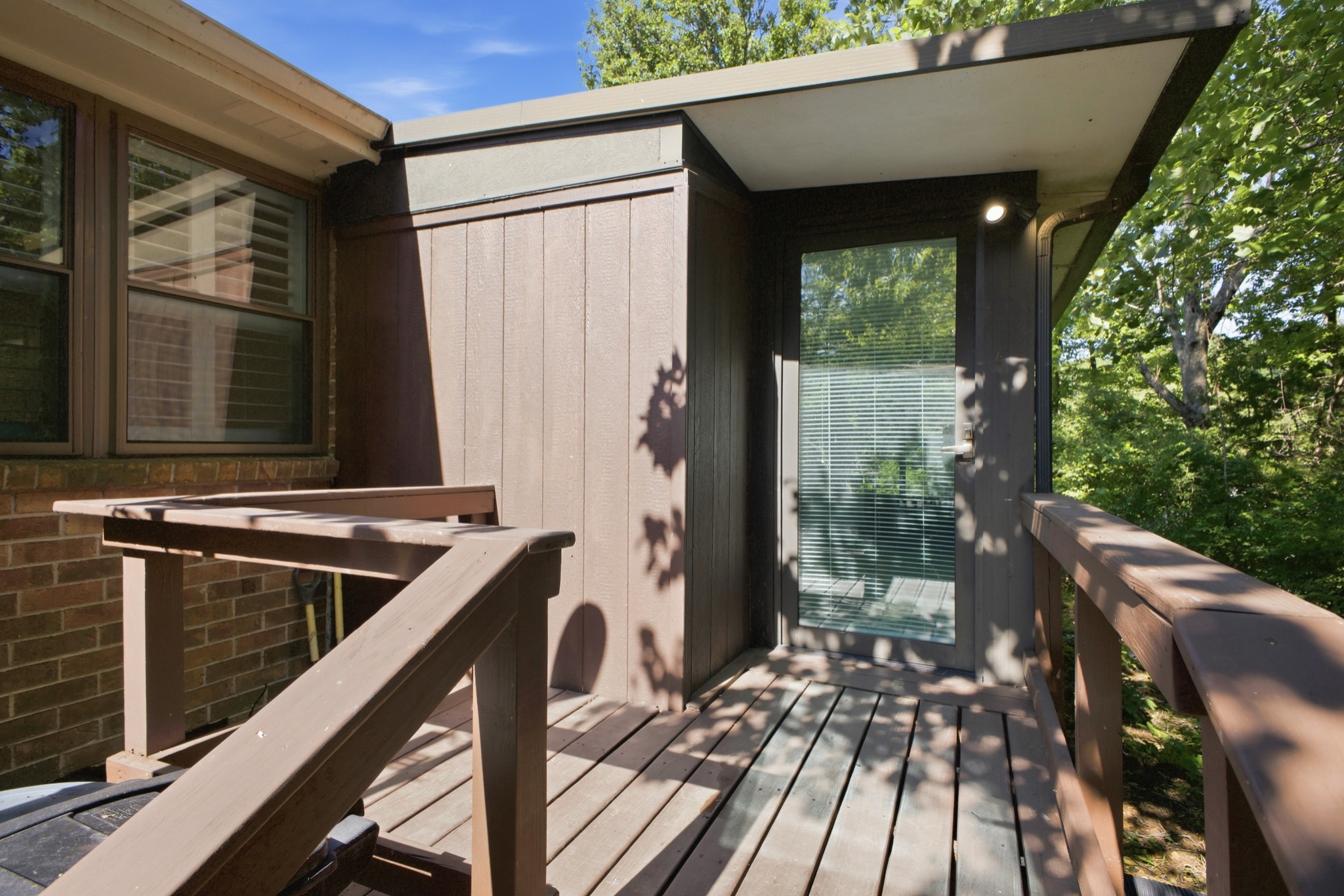 413 Deer Lake Dr