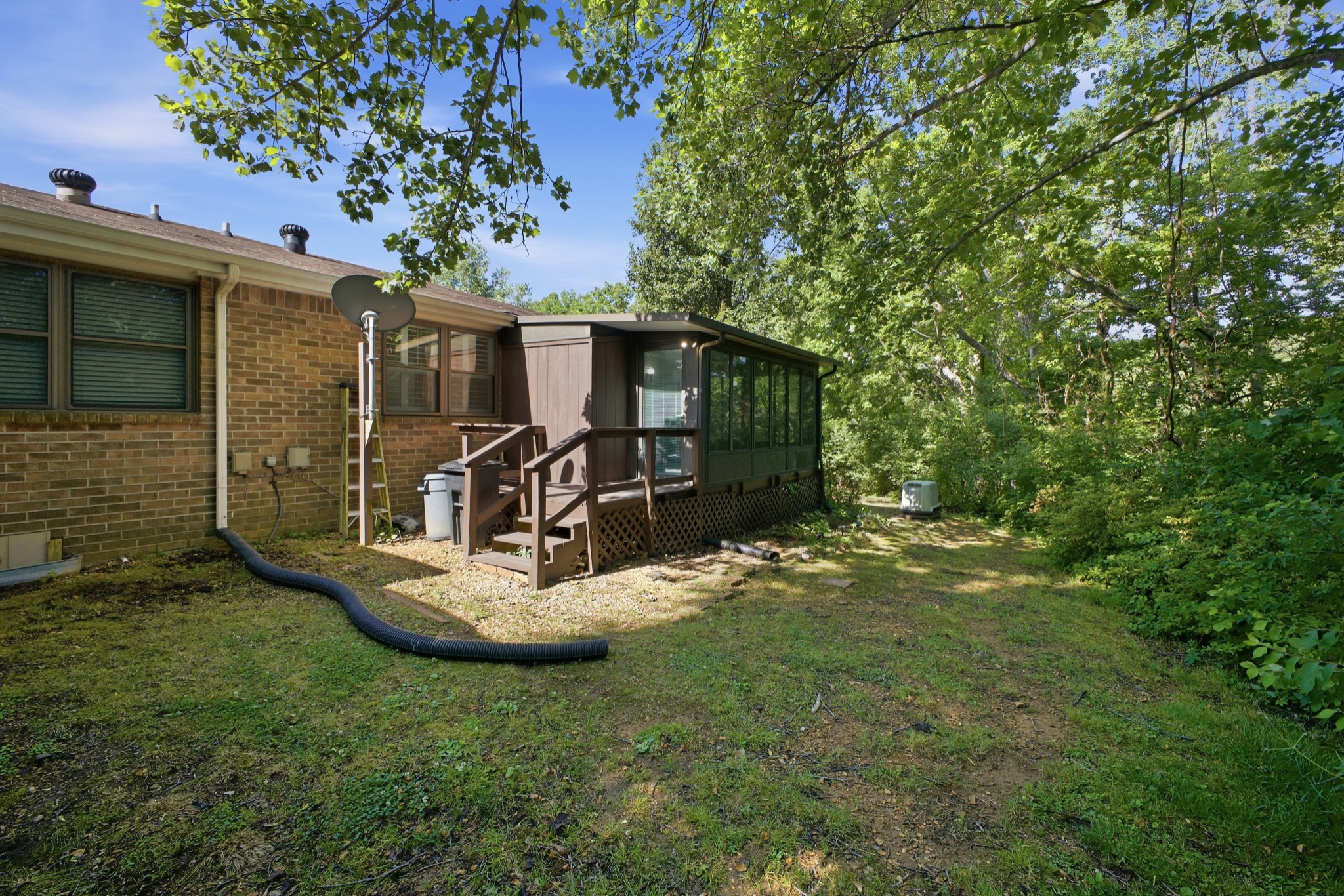 413 Deer Lake Dr