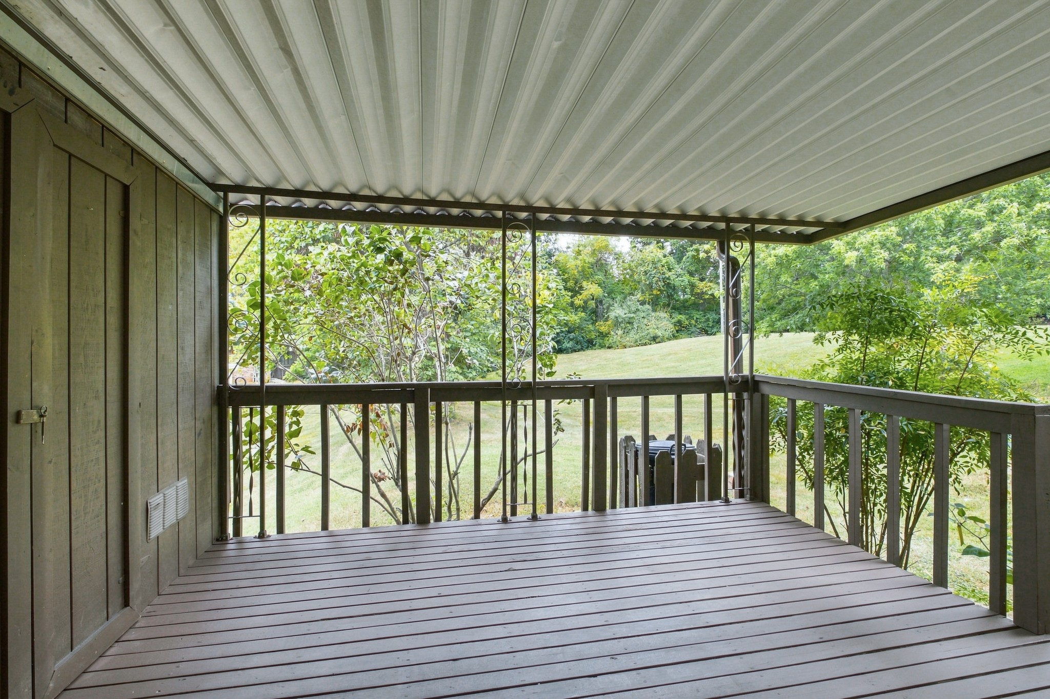 407 Deer Lake Dr
