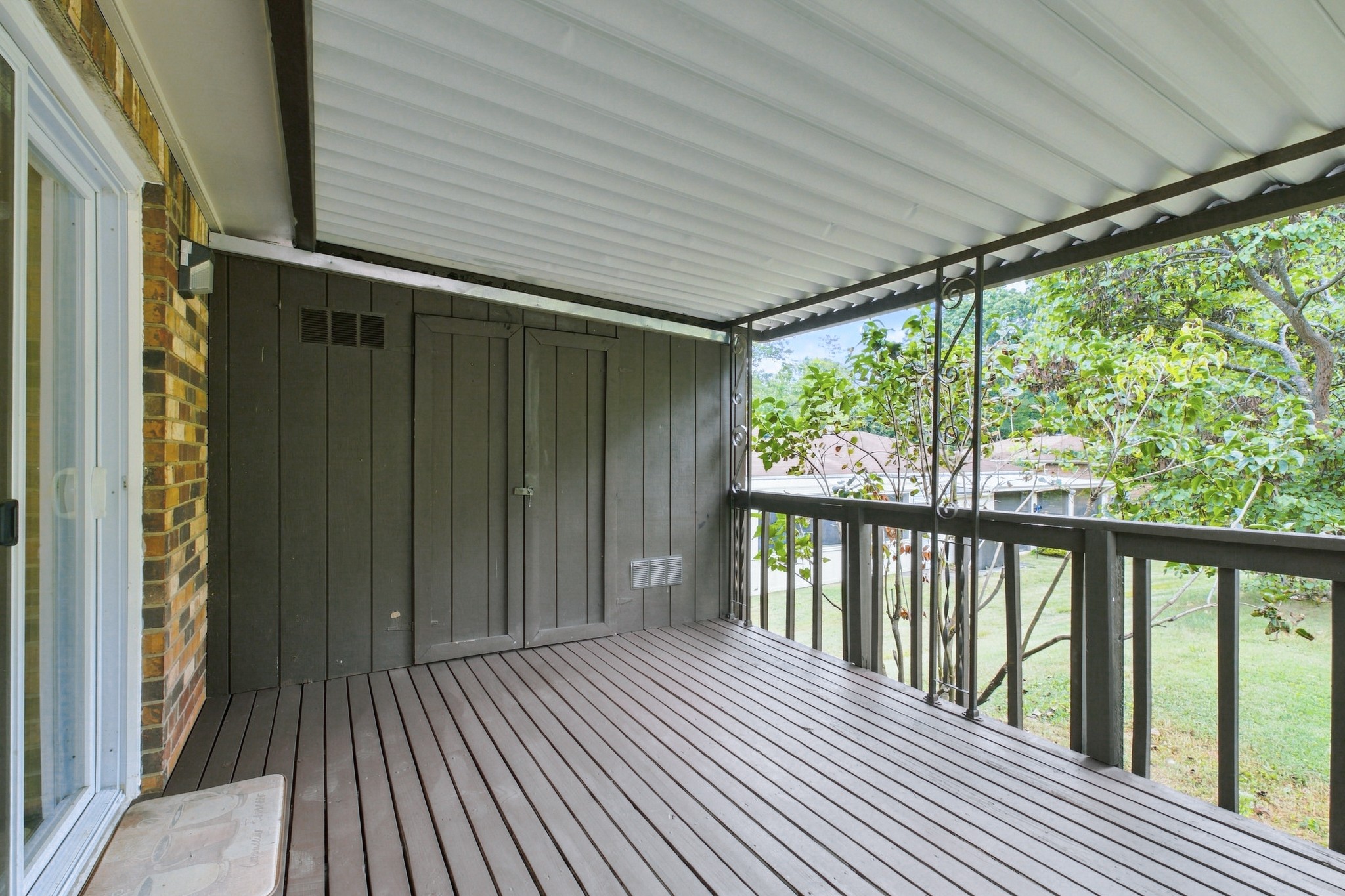 407 Deer Lake Dr