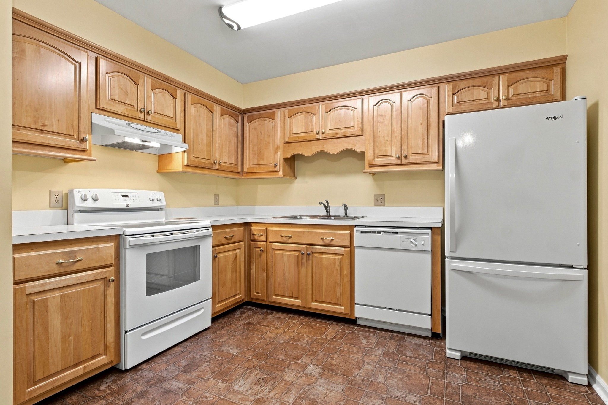 407 Deer Lake Dr
