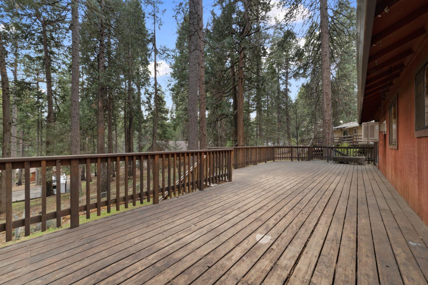 6470 Ridgeway Drive