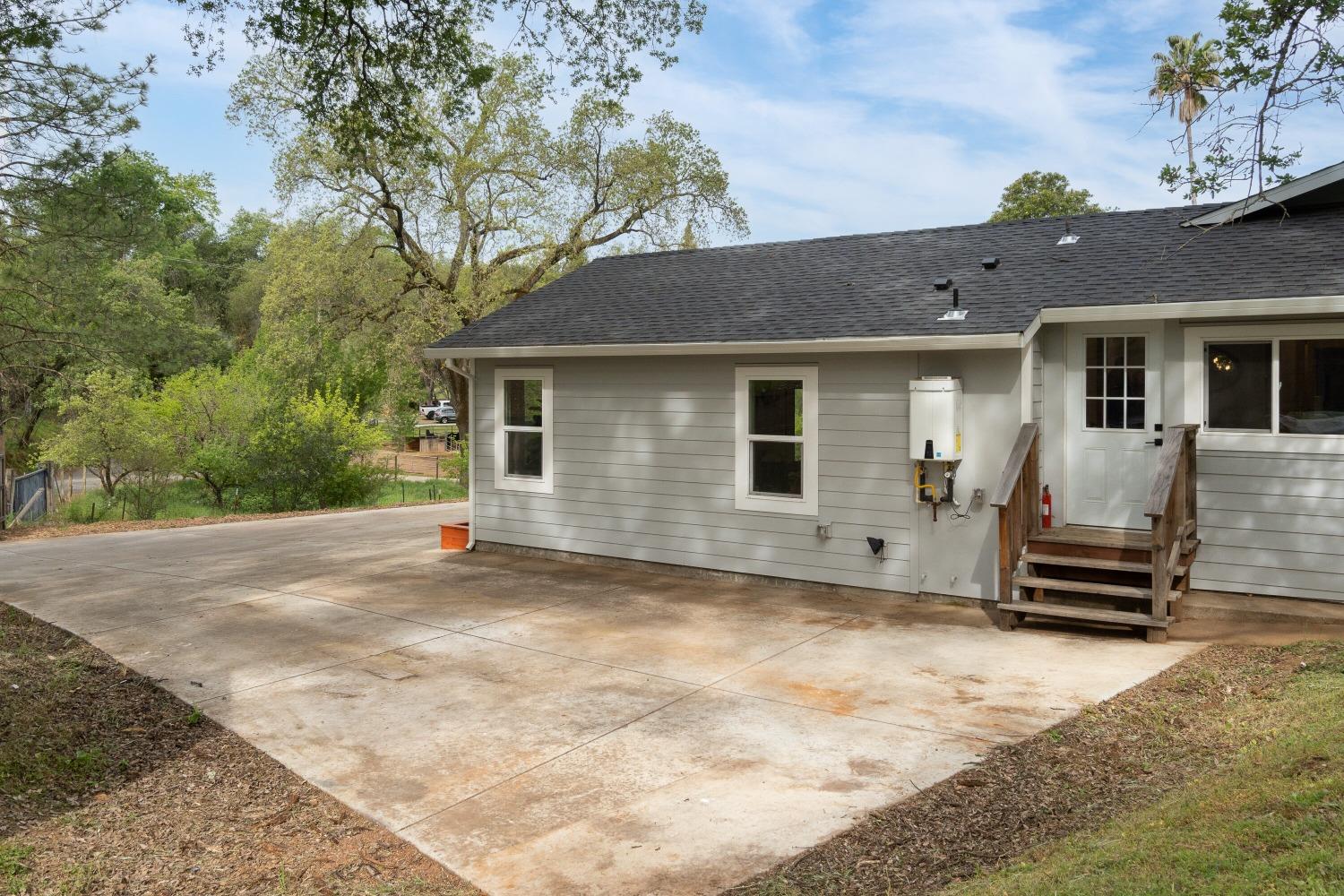 4891 Creekside Drive