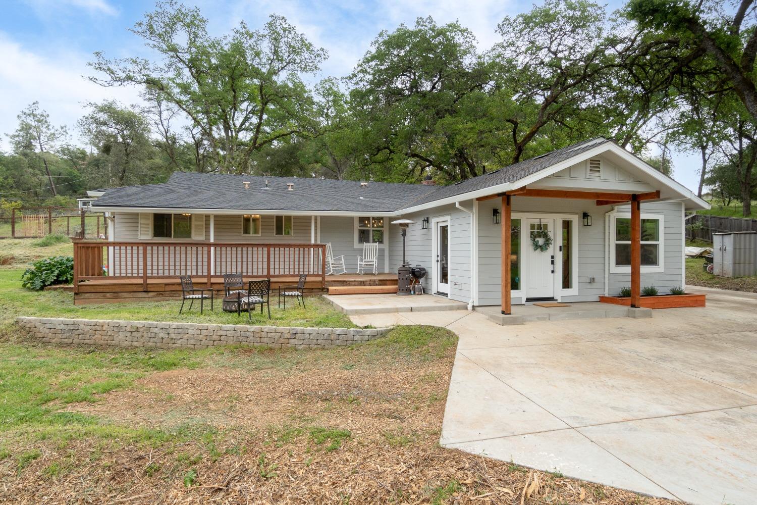 4891 Creekside Drive