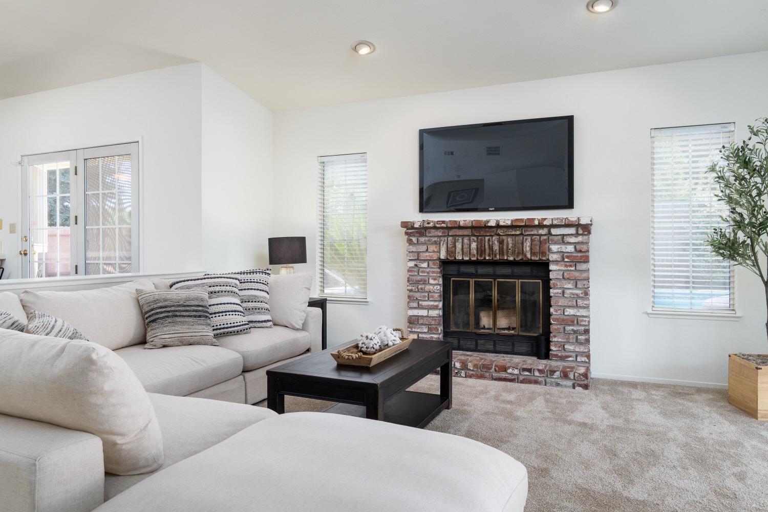 5646 Miners Circle