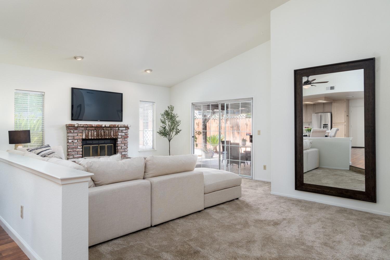 5646 Miners Circle
