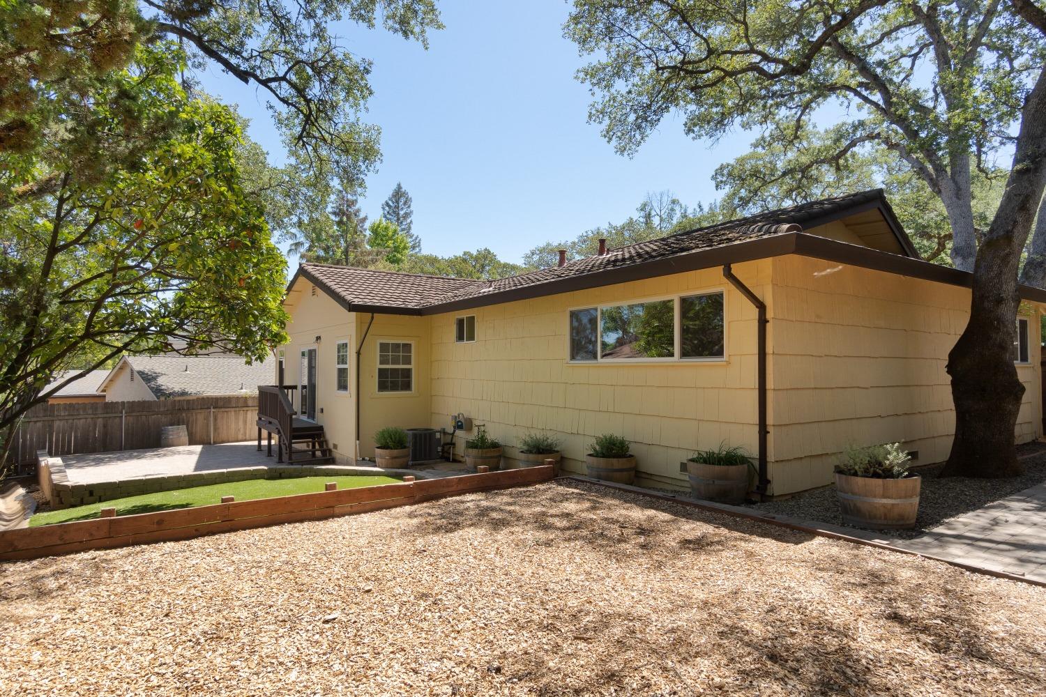 959 King George Way