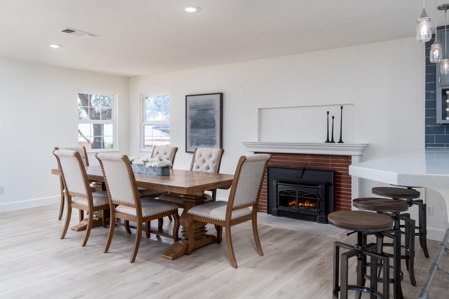 959 King George Way