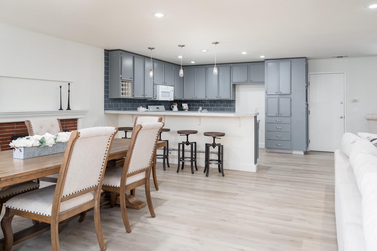 959 King George Way