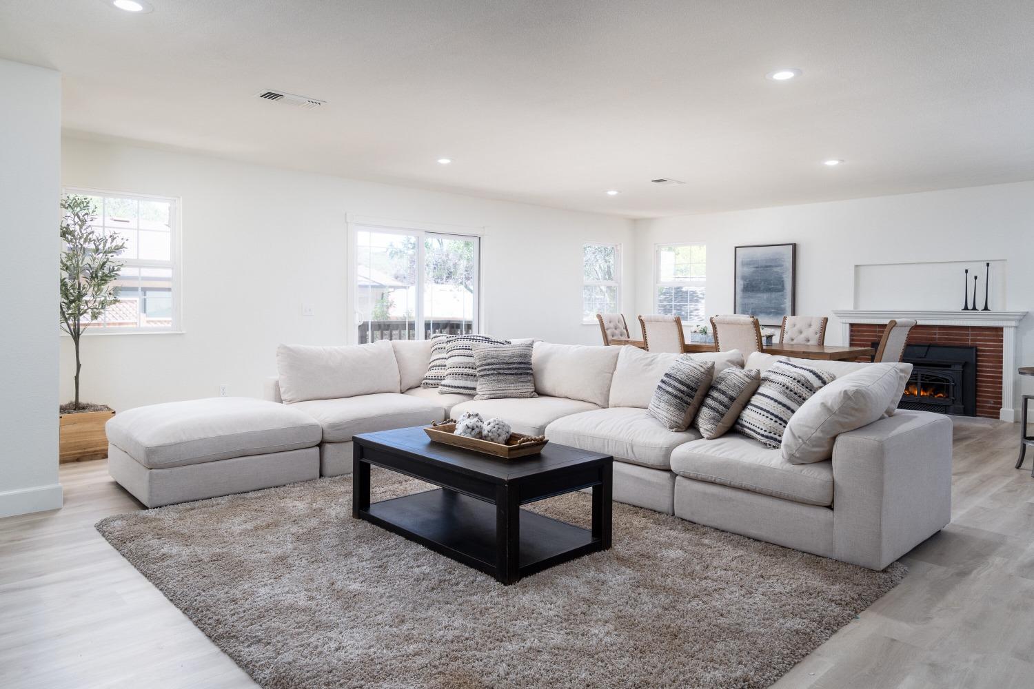 959 King George Way