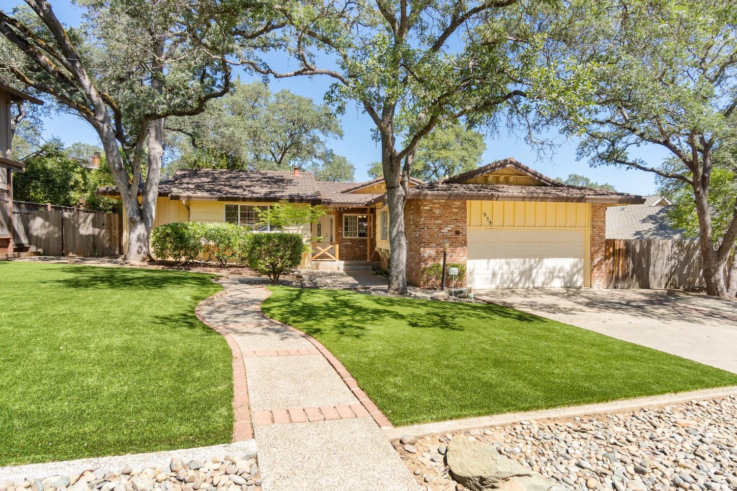 959 King George Way
