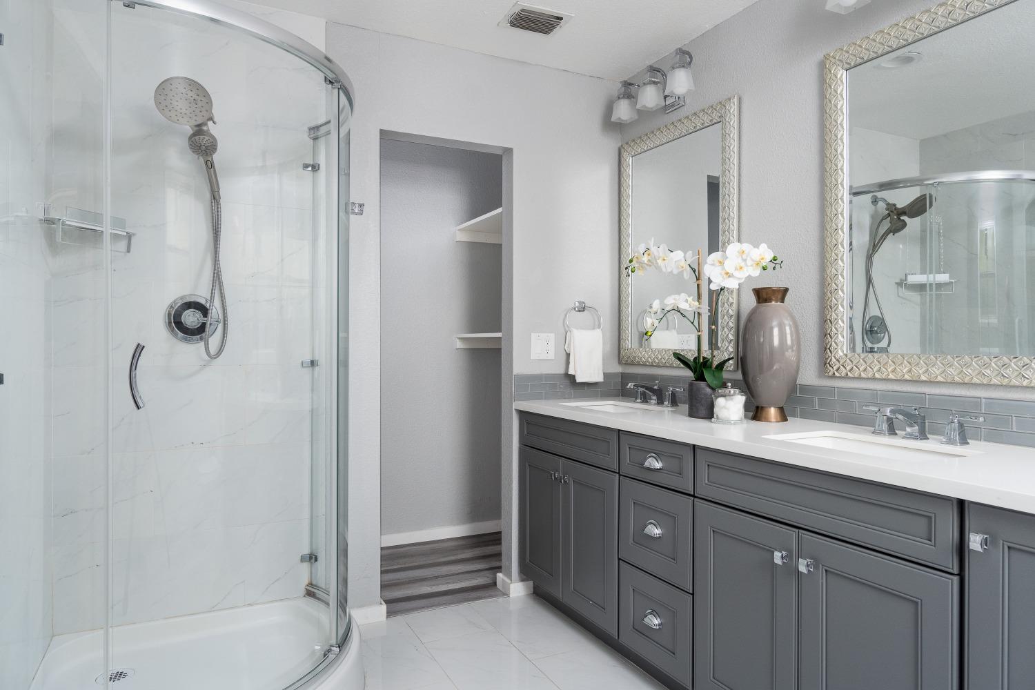 8550 Greenback Lane