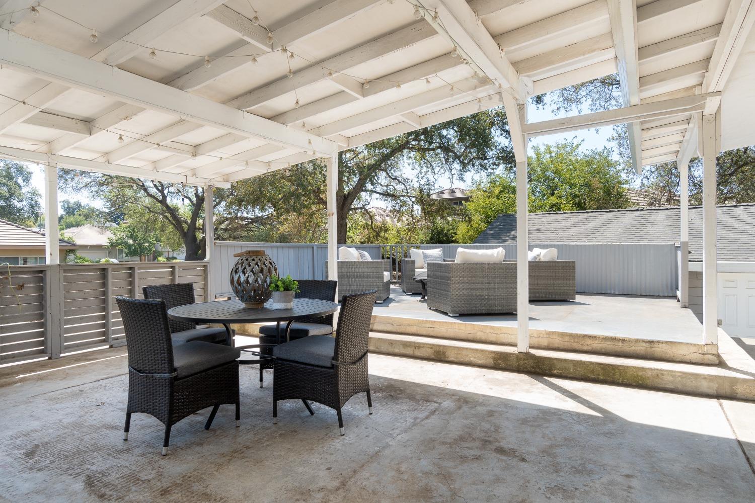 8550 Greenback Lane