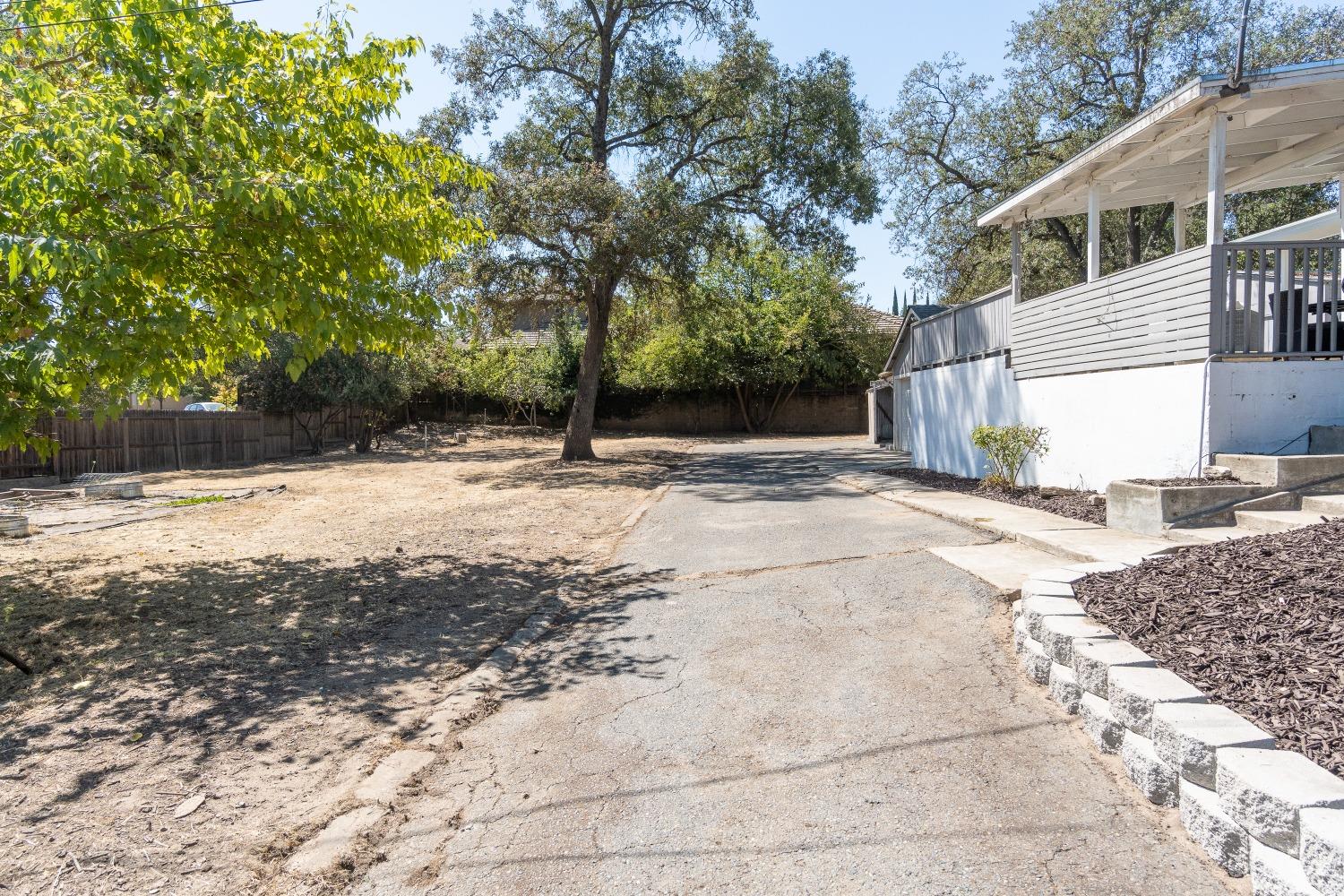 8550 Greenback Lane