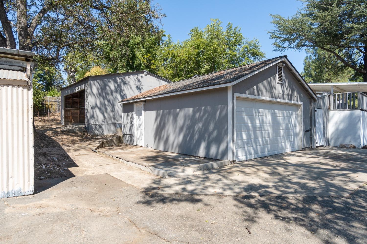 8550 Greenback Lane
