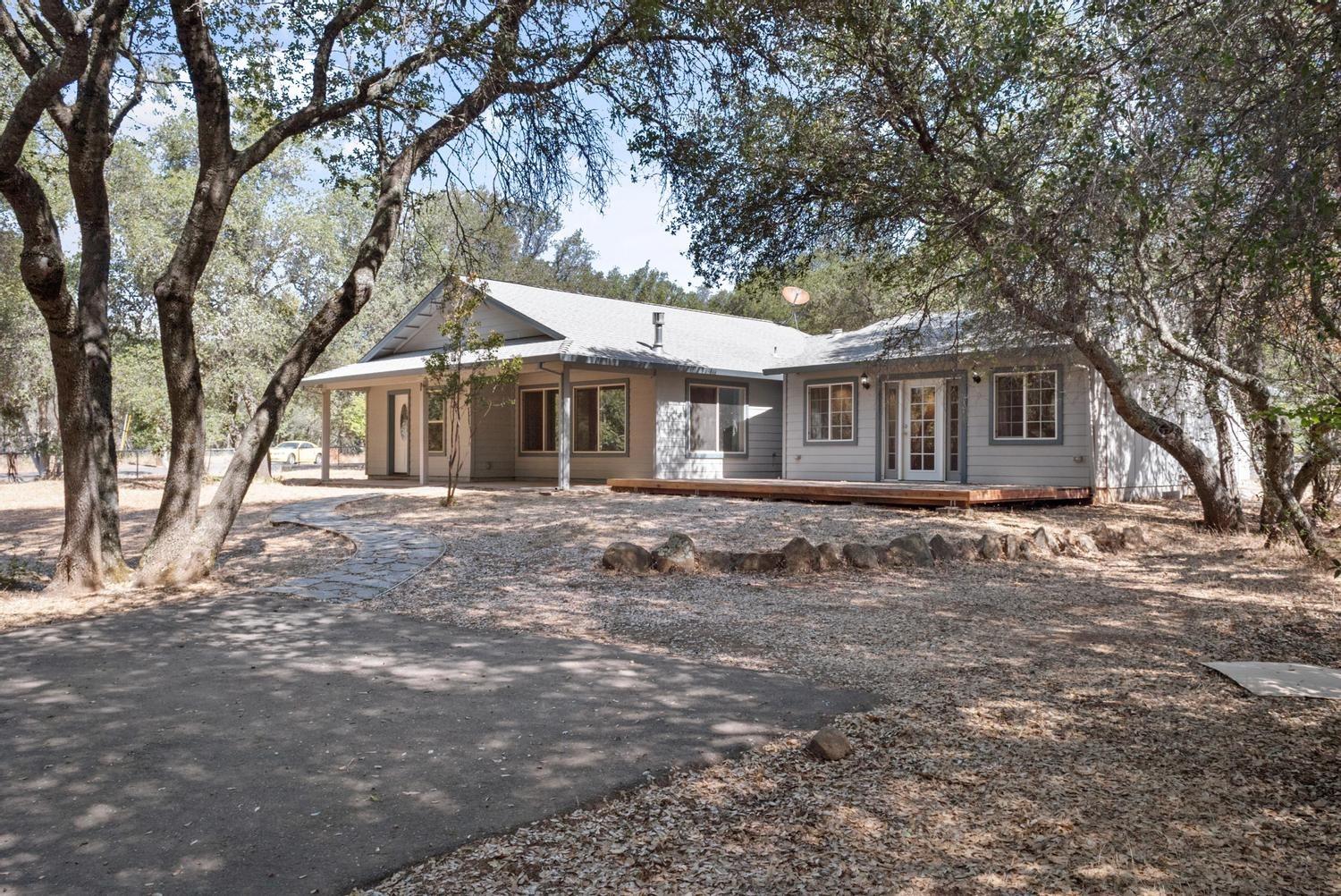 3816 Crosswood Drive