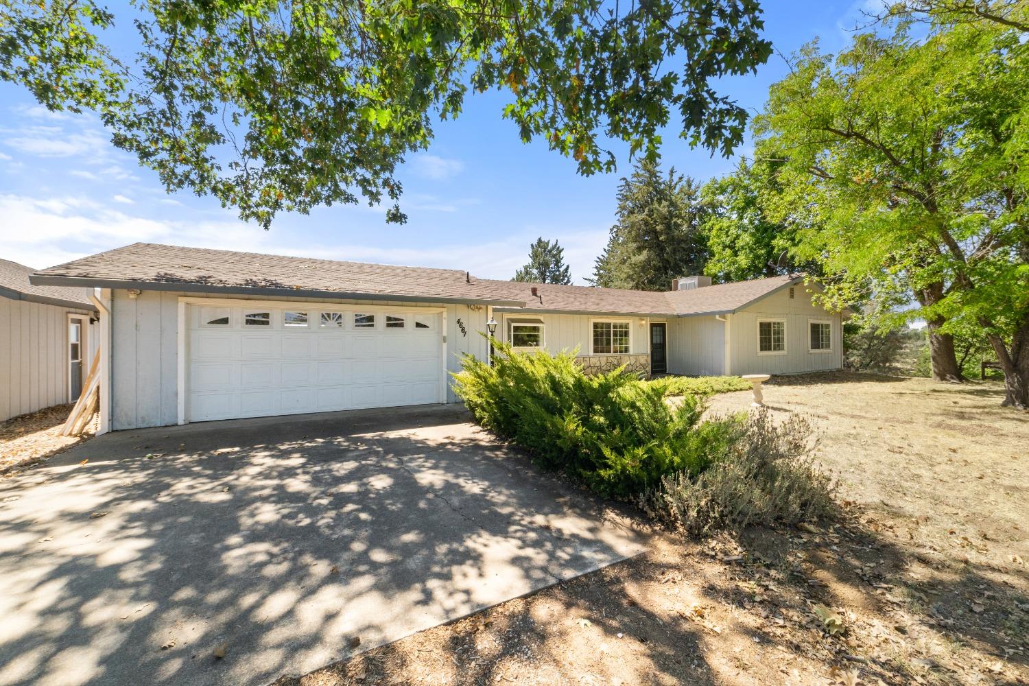 4661 View Point Drive