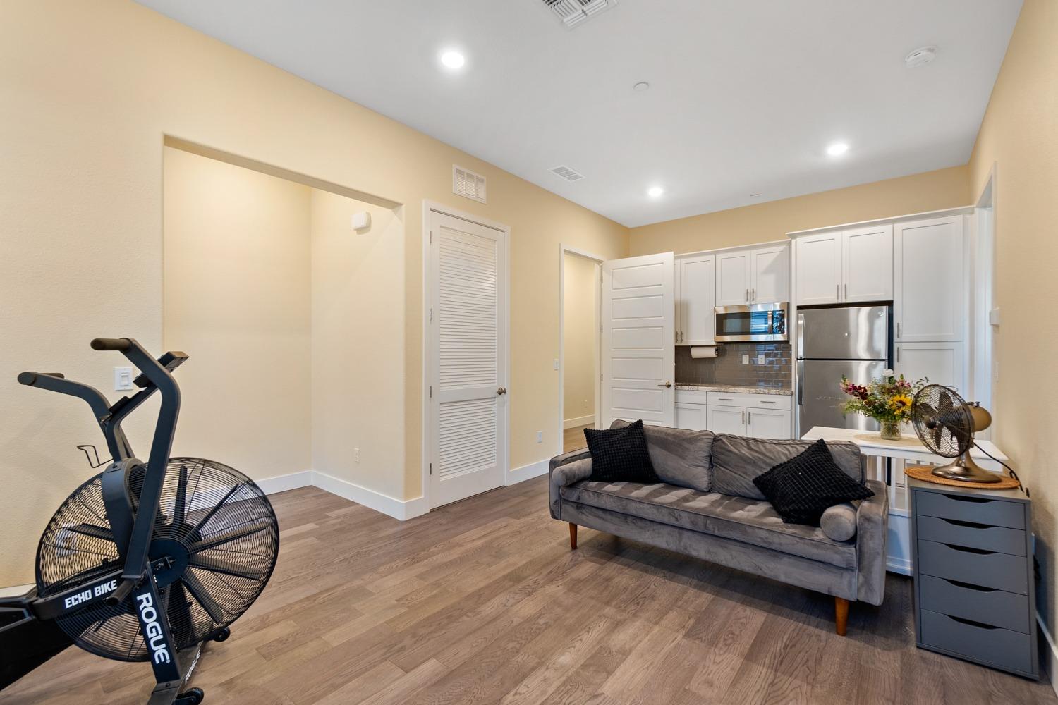947 Merrill Court