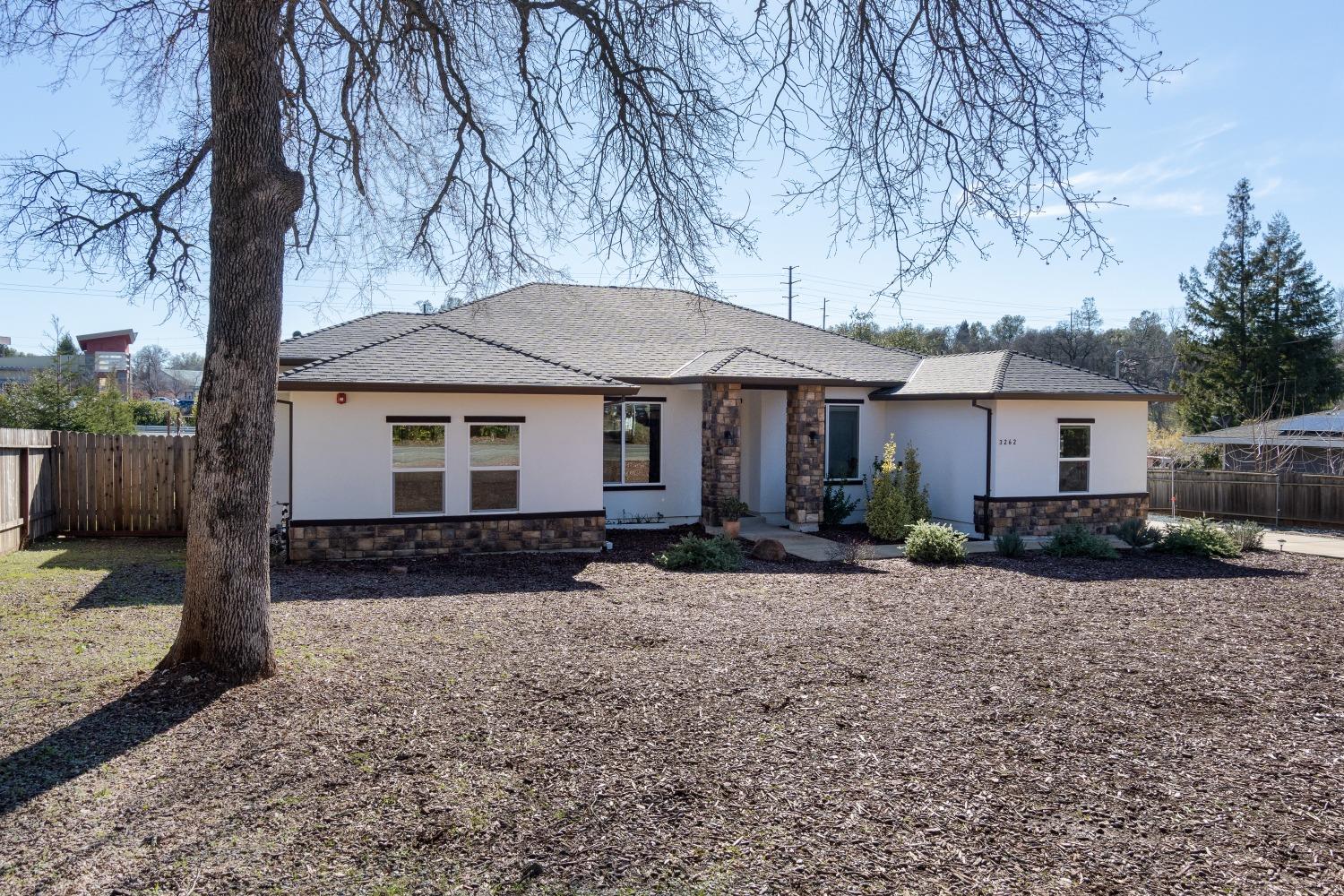 3262 Country Club Drive