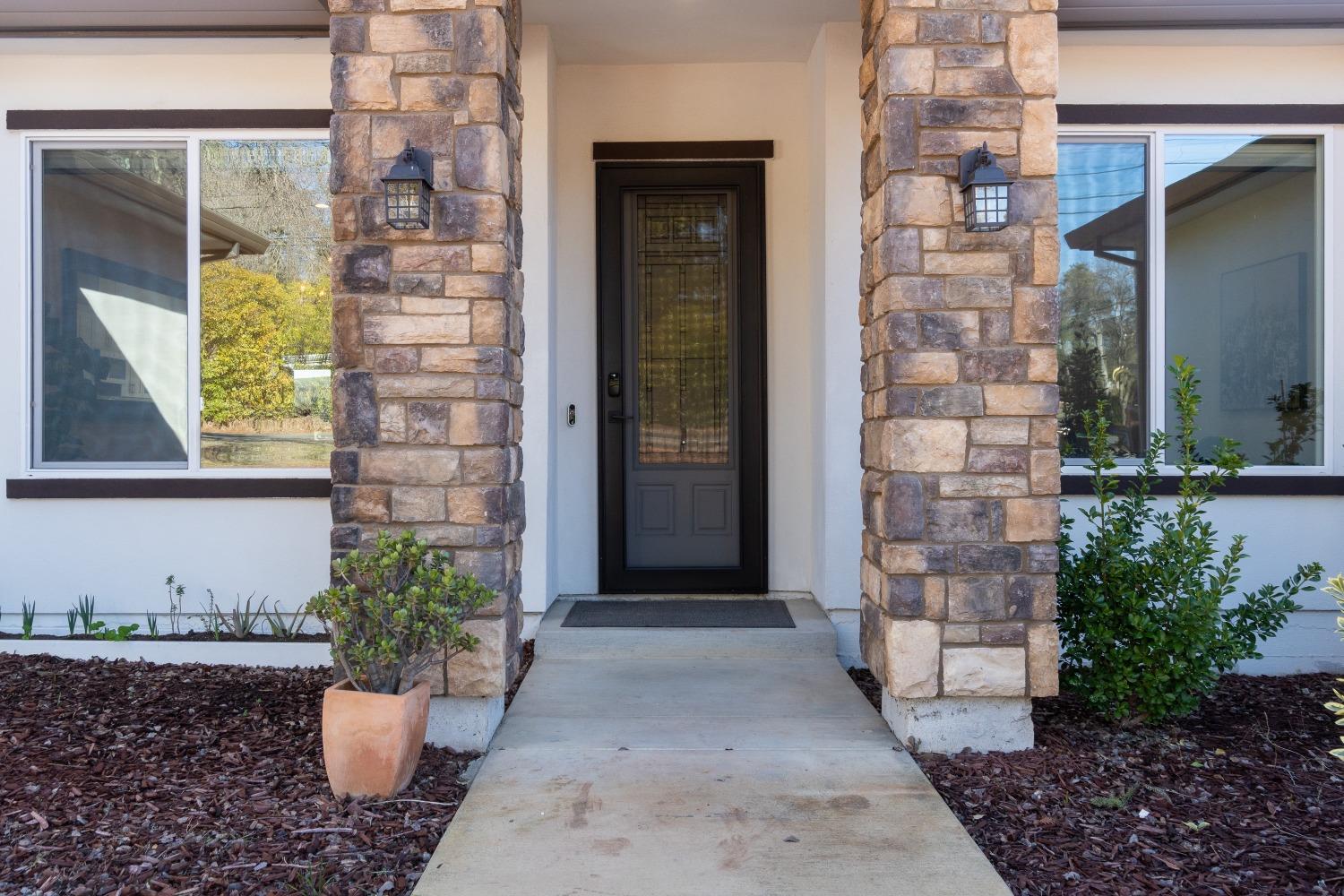 3262 Country Club Drive