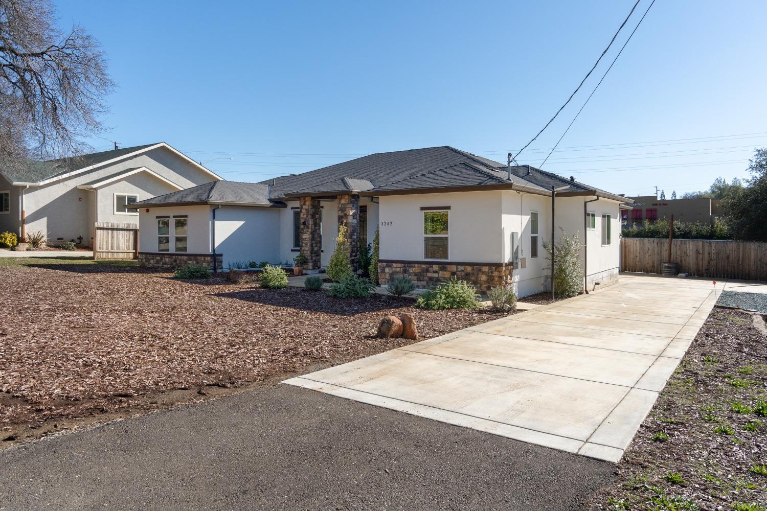 3262 Country Club Drive