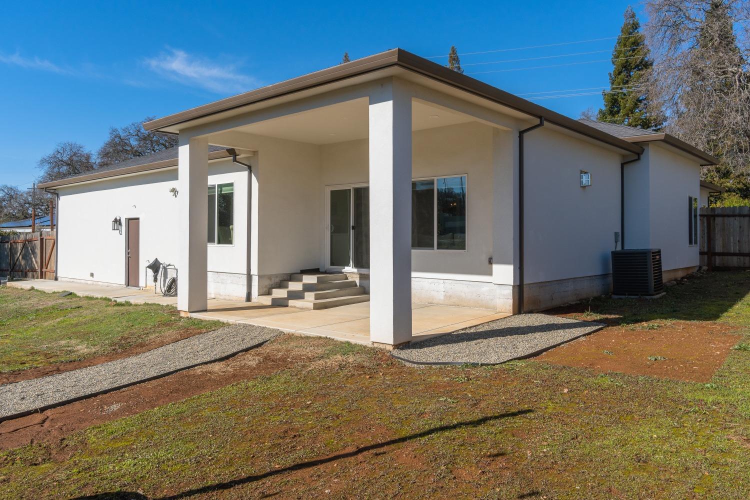 3262 Country Club Drive