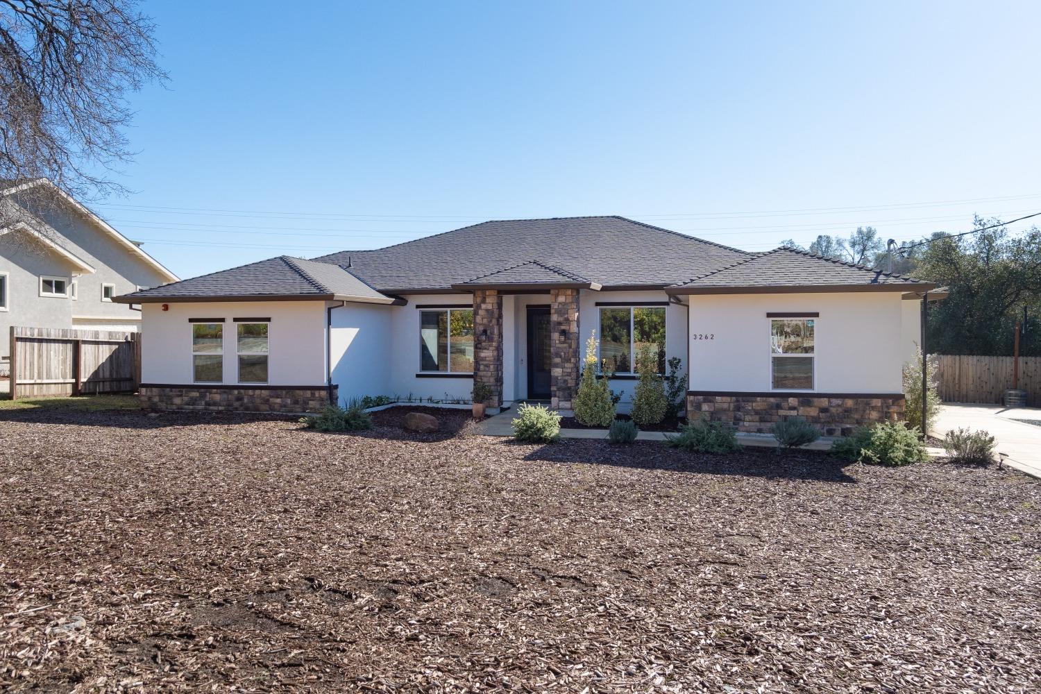 3262 Country Club Drive