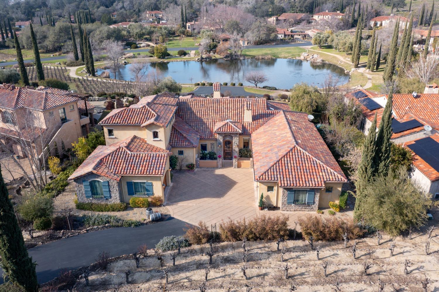 9627 Clos Du Lac Circle