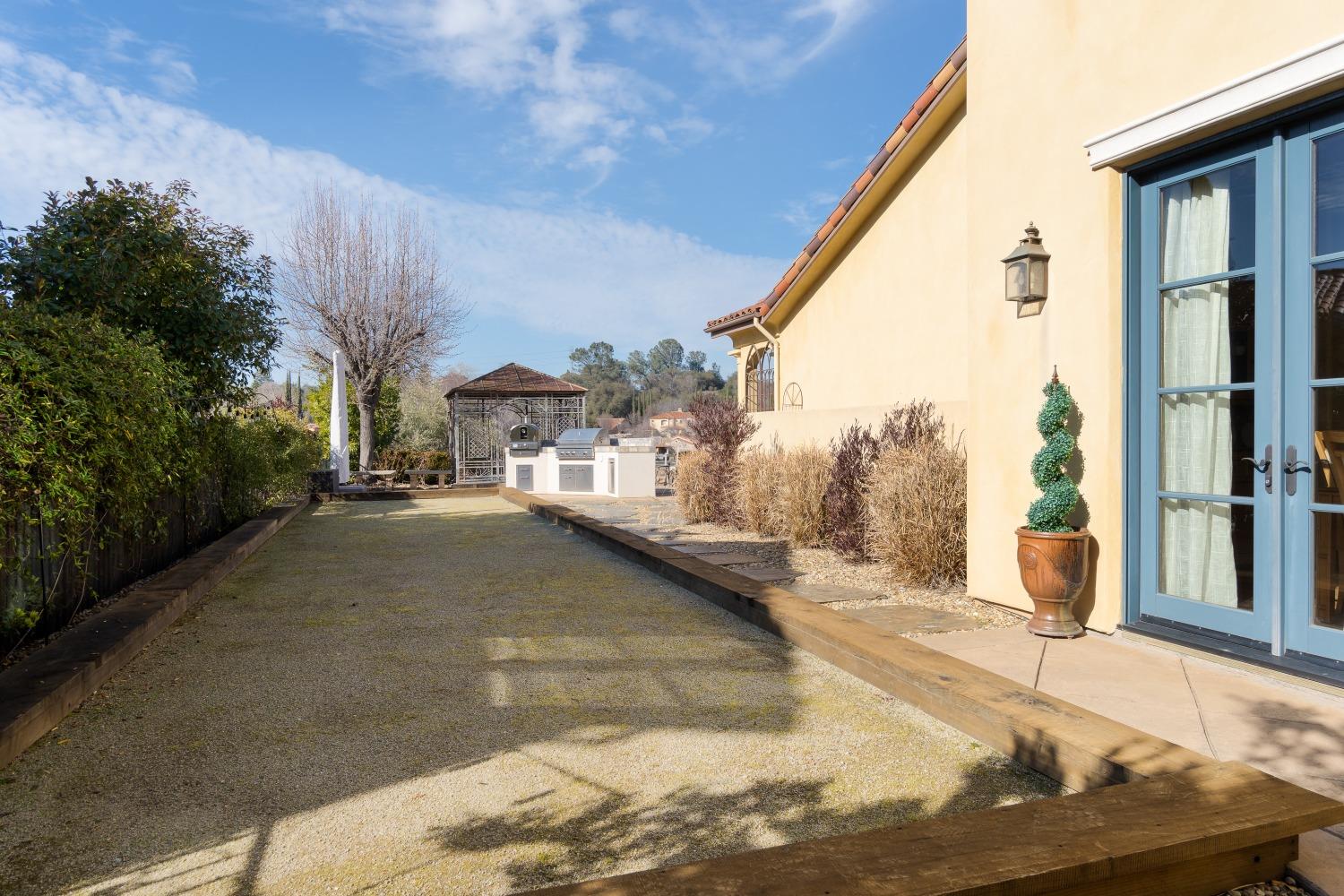 9627 Clos Du Lac Circle