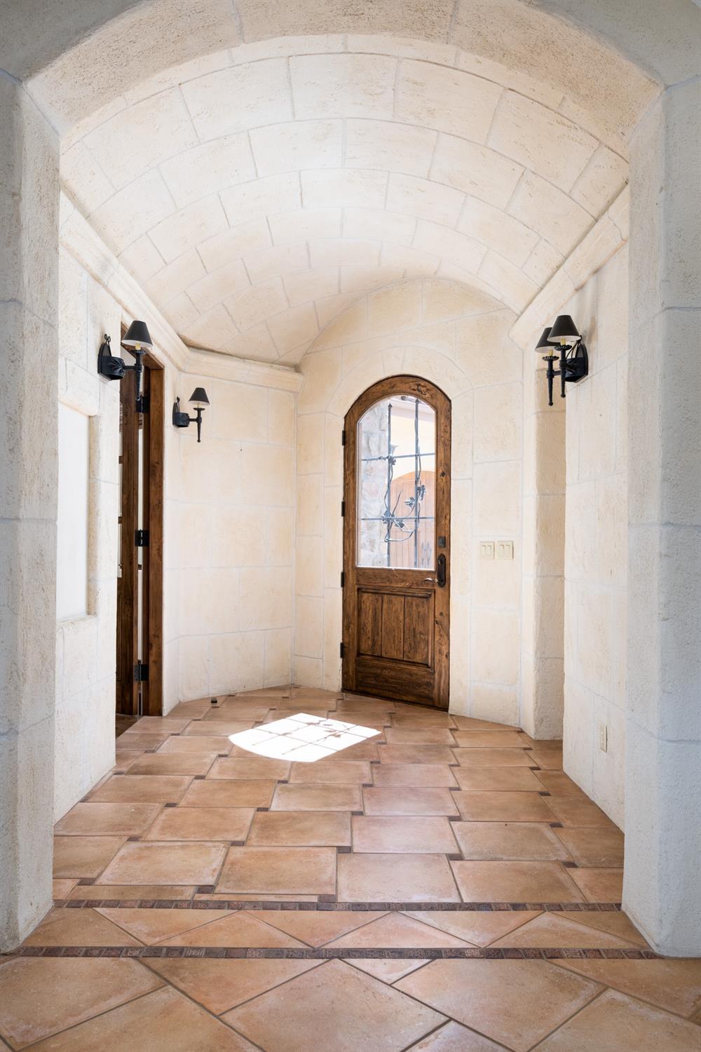 9627 Clos Du Lac Circle