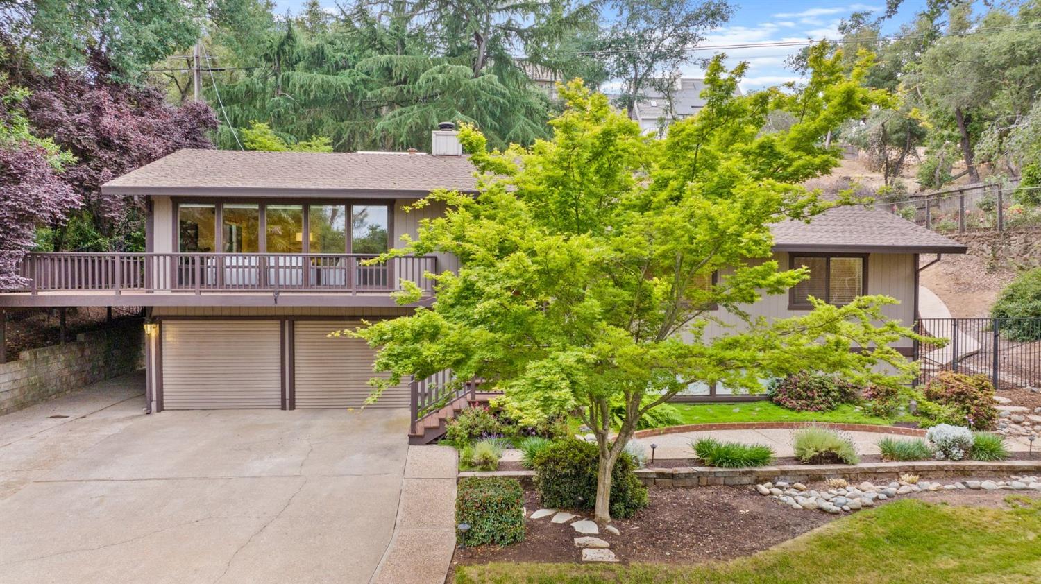 598 Encina Drive