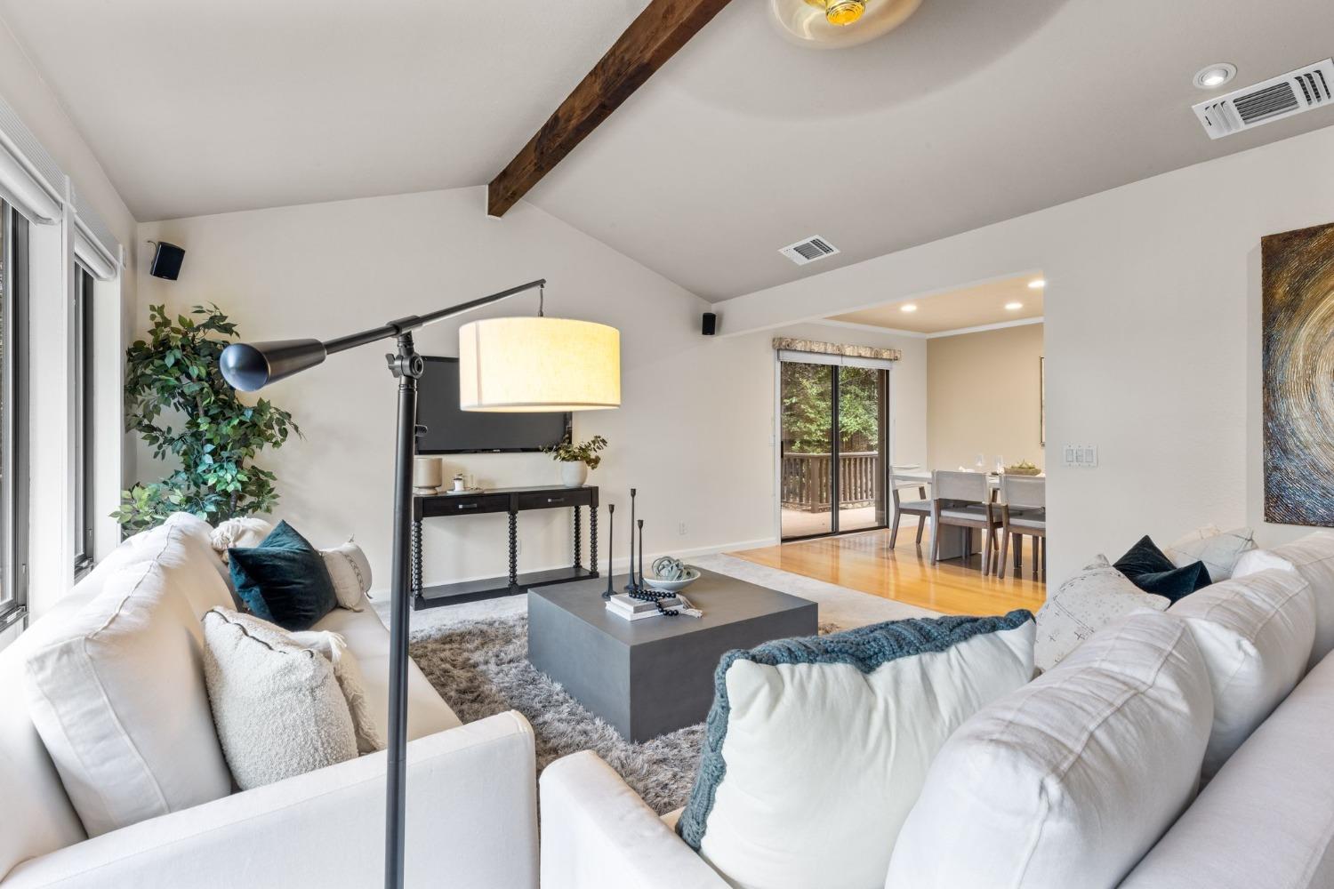 598 Encina Drive