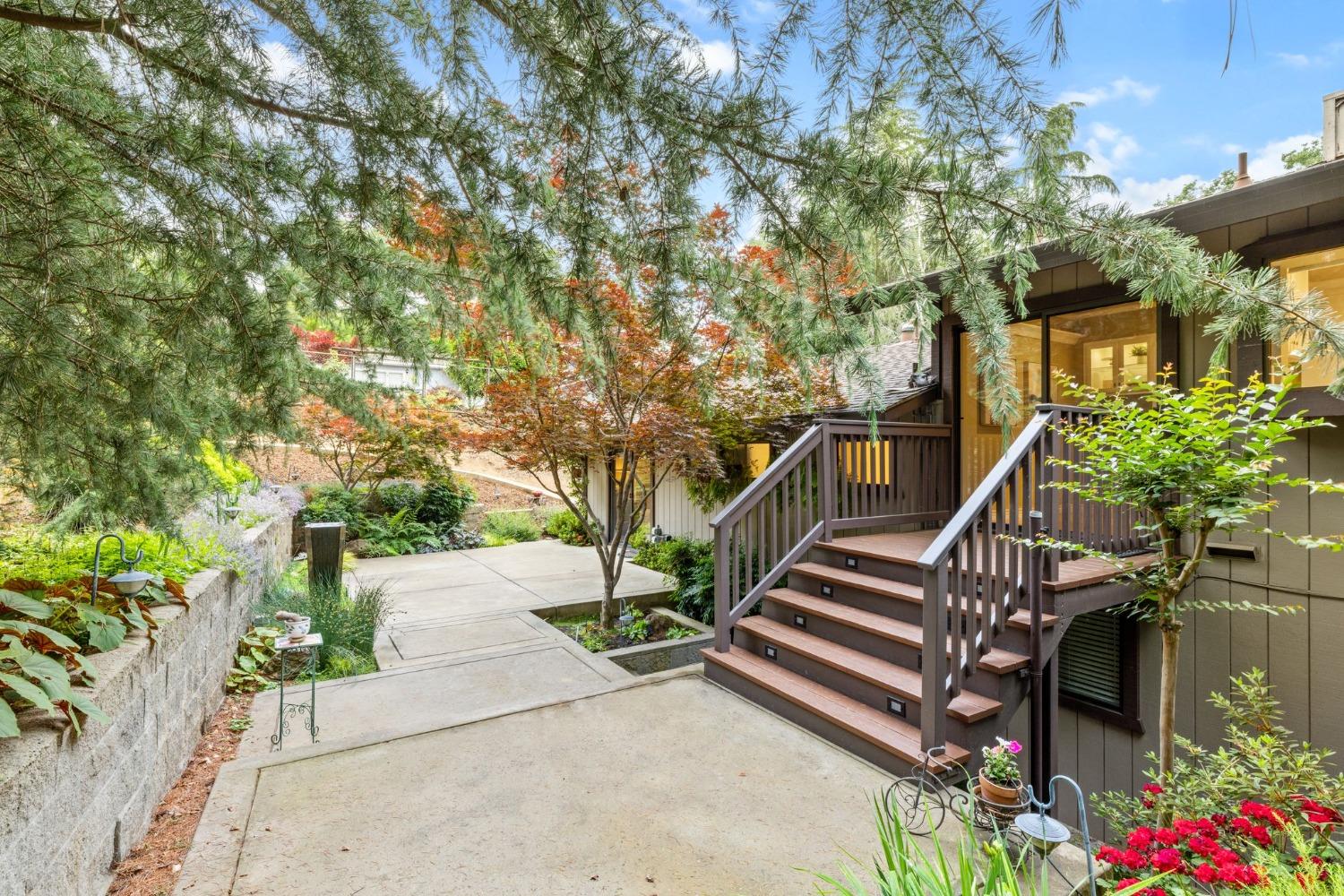 598 Encina Drive