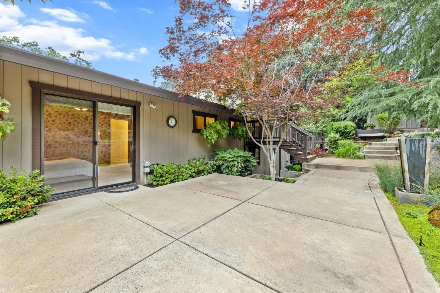 598 Encina Drive