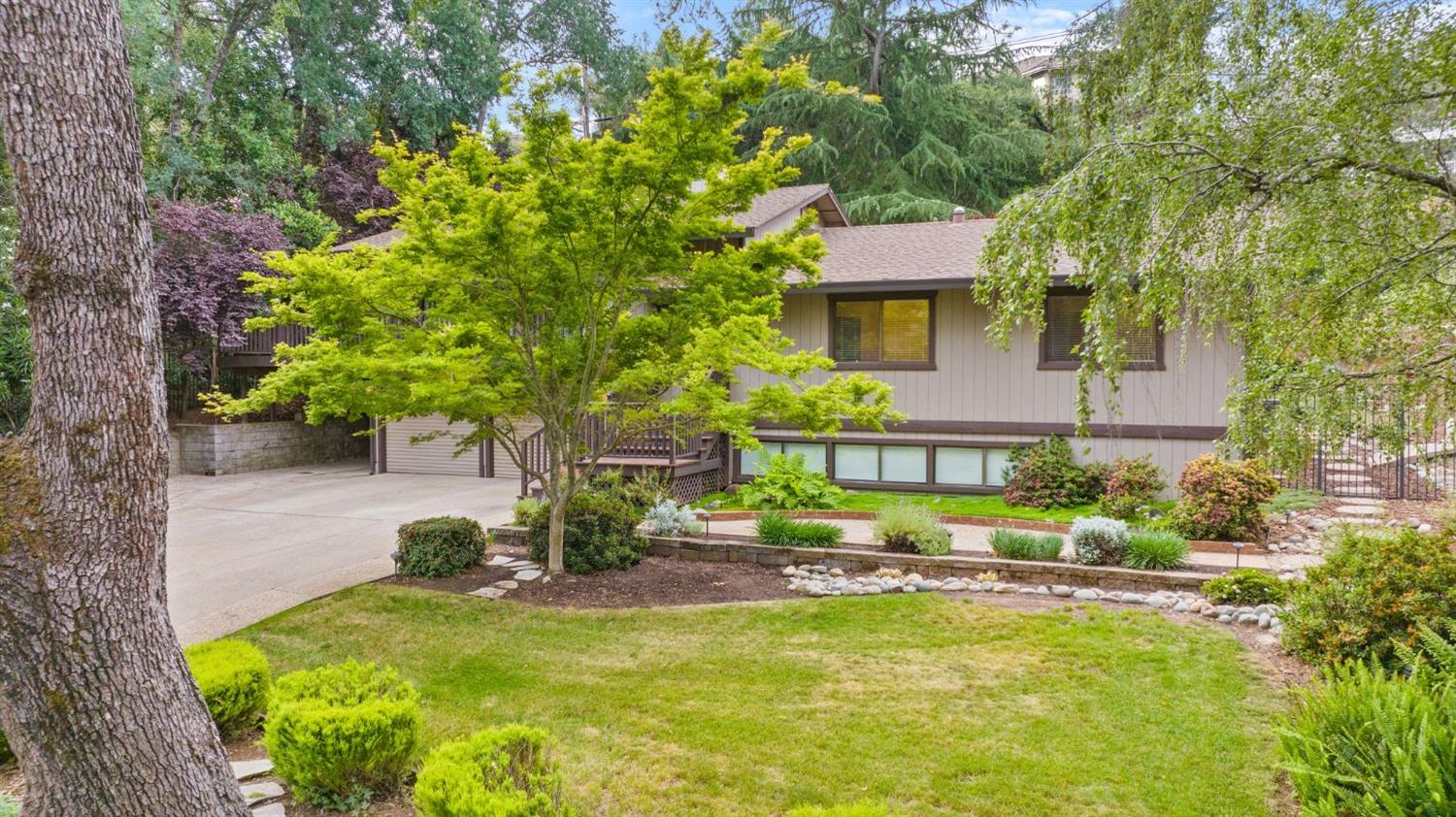 598 Encina Drive