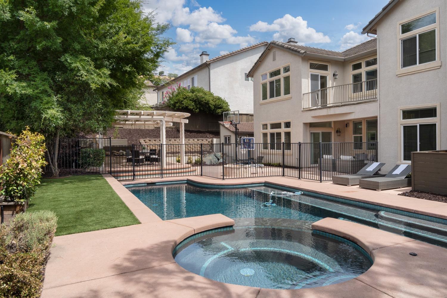 211 Gunston Court