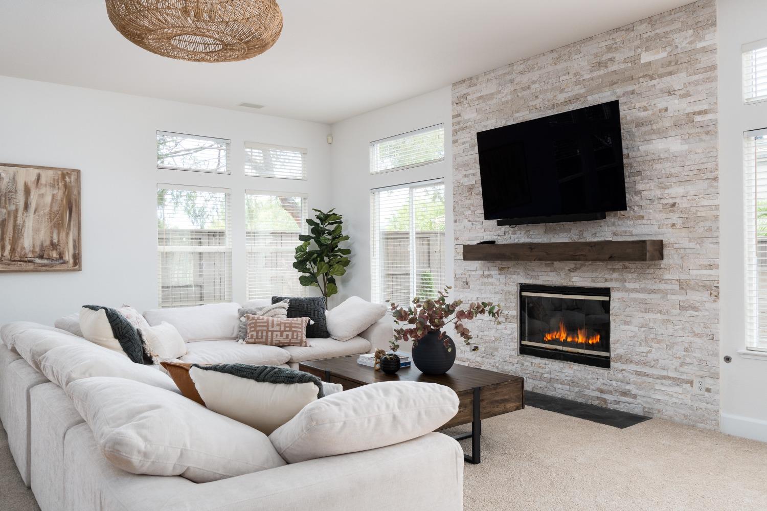 211 Gunston Court