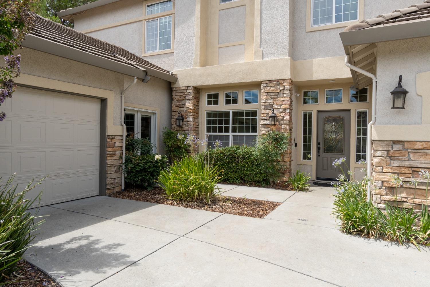 211 Gunston Court