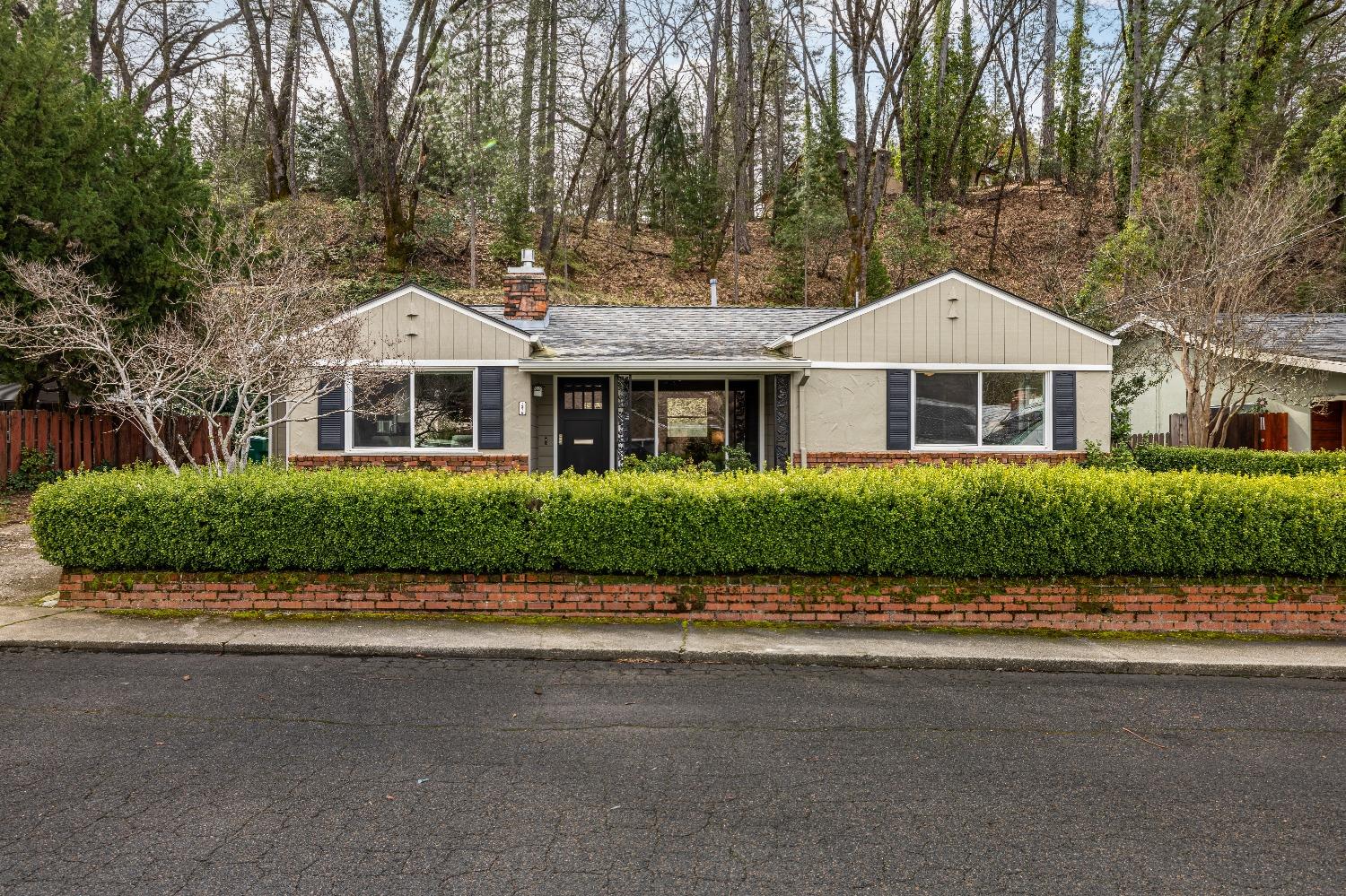 1376 Martin Lane