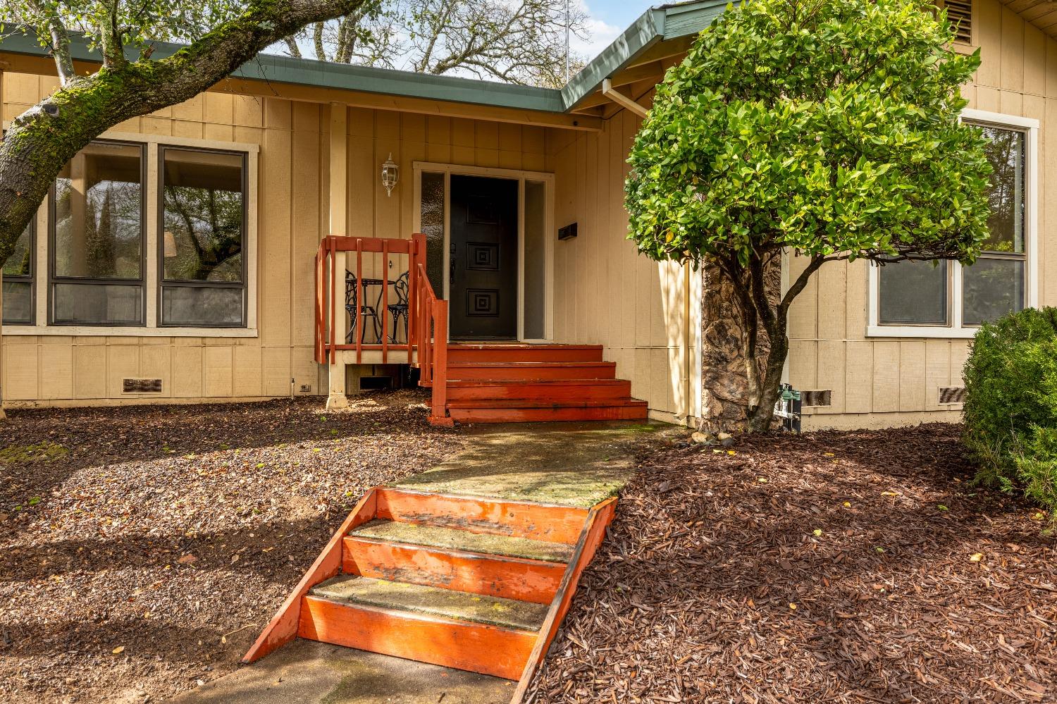 3172 Stanford Lane