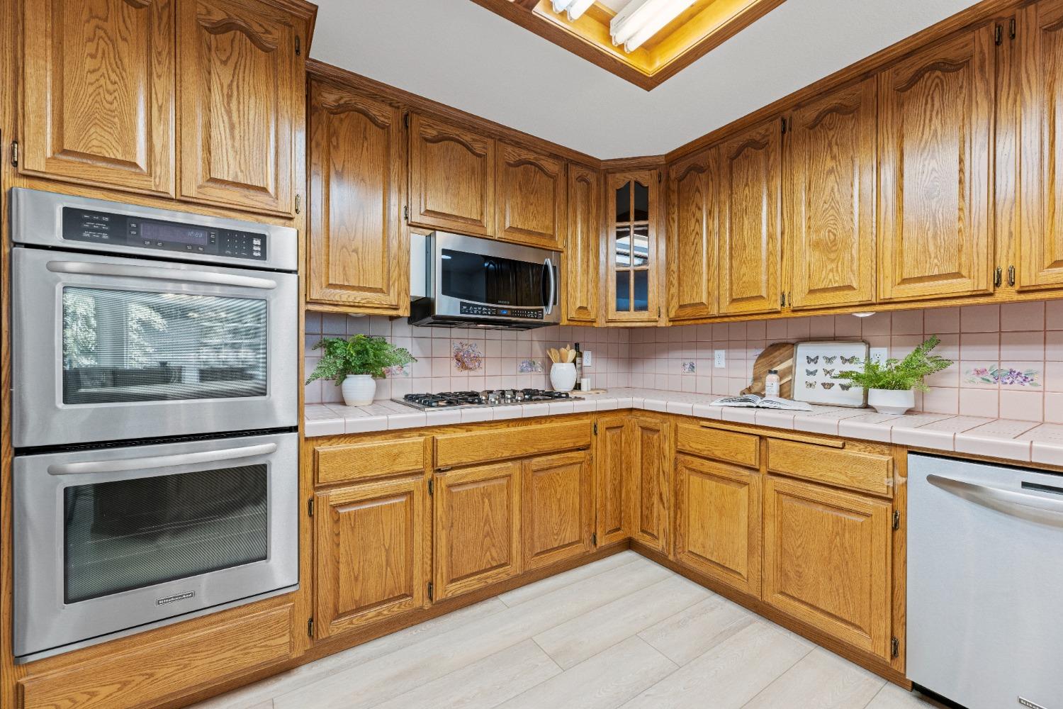 5532 Shadow Court