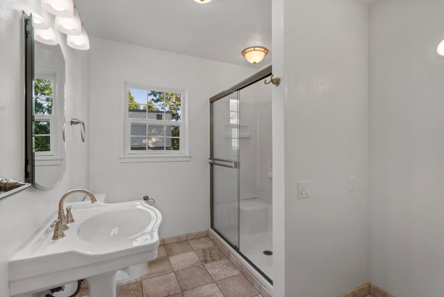 949 Simas Way