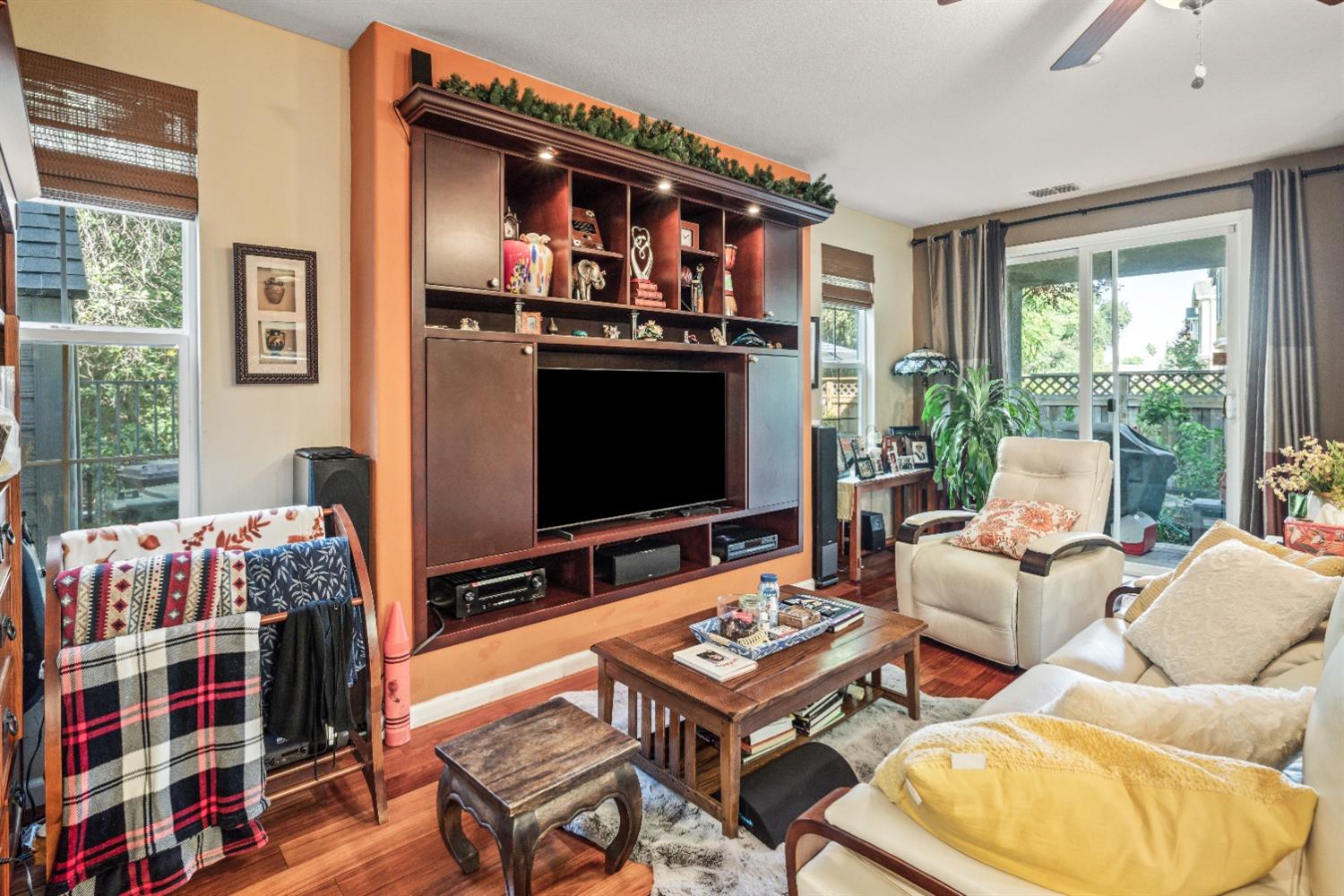 6083 Camden Circle