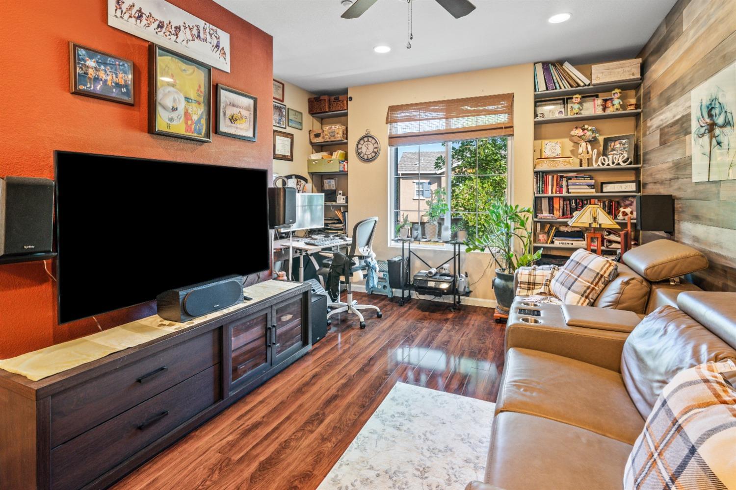 6083 Camden Circle