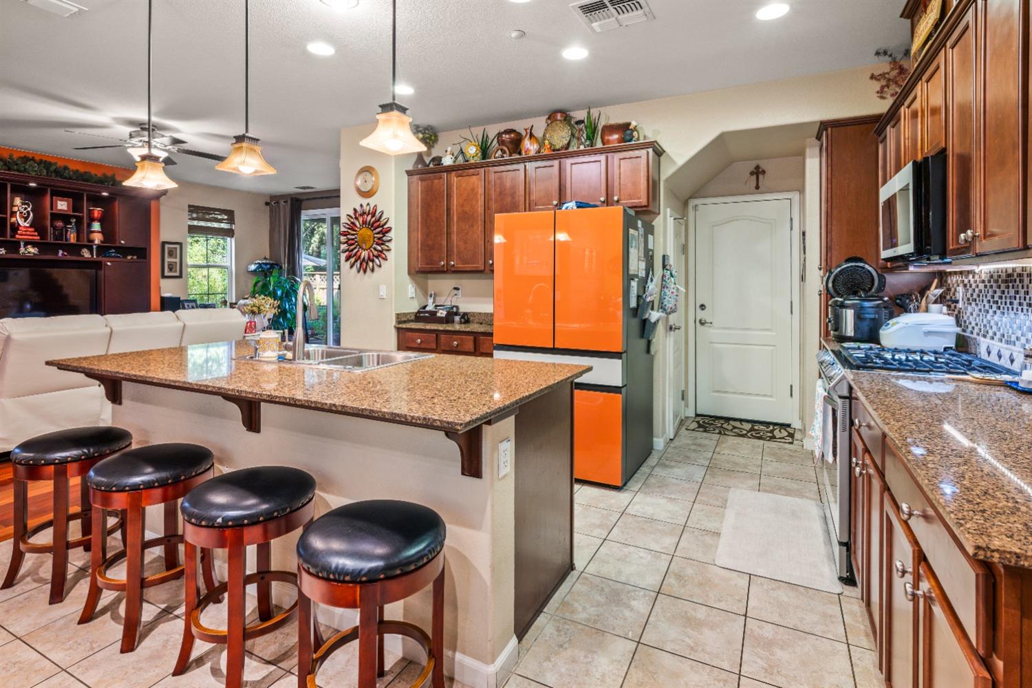 6083 Camden Circle