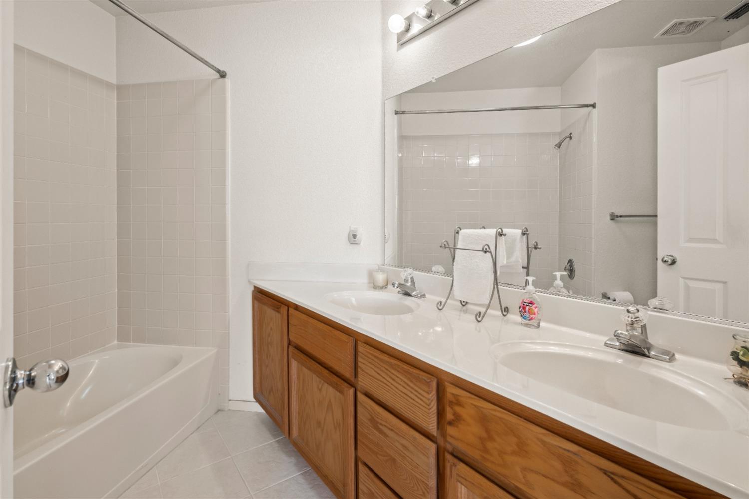 8422 Adagio Way