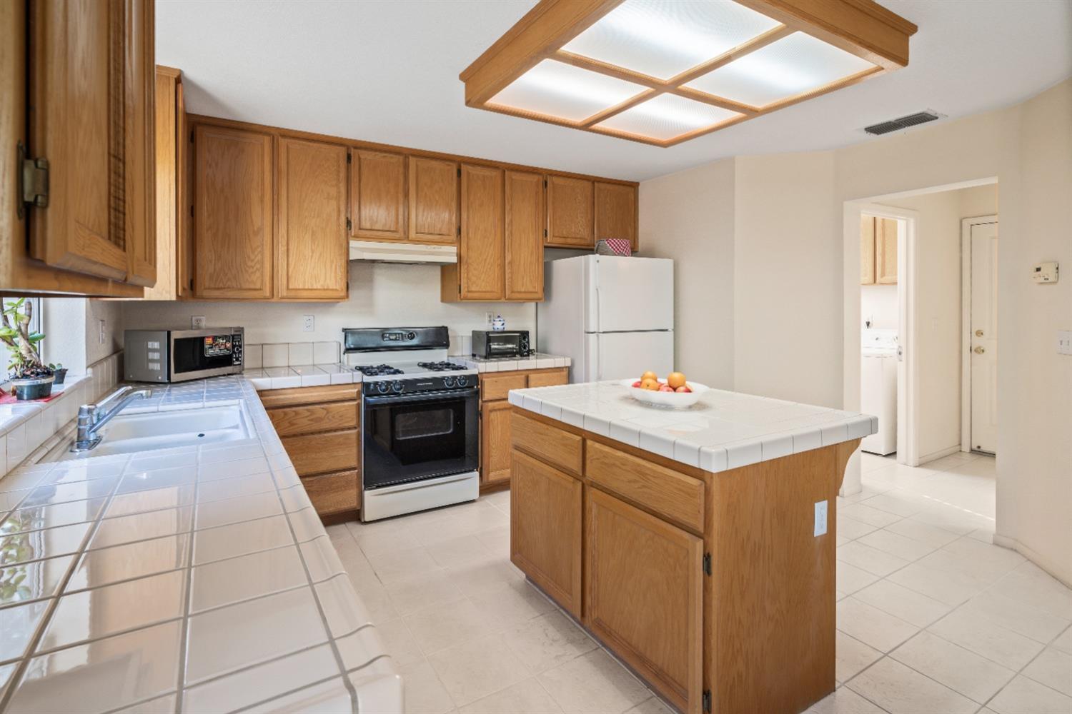 8422 Adagio Way
