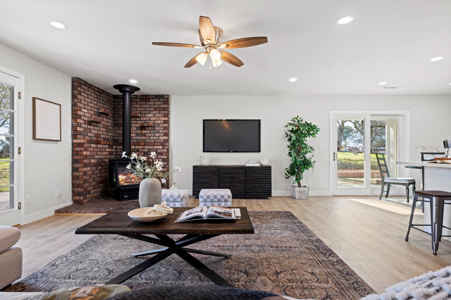 6541 Crystal Boulevard