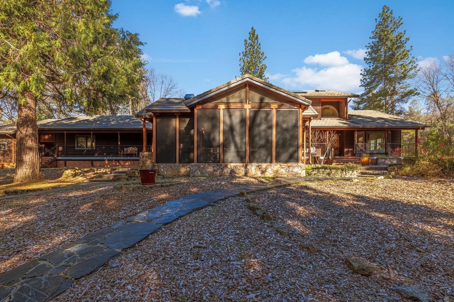 2689 Ivy Knoll Drive