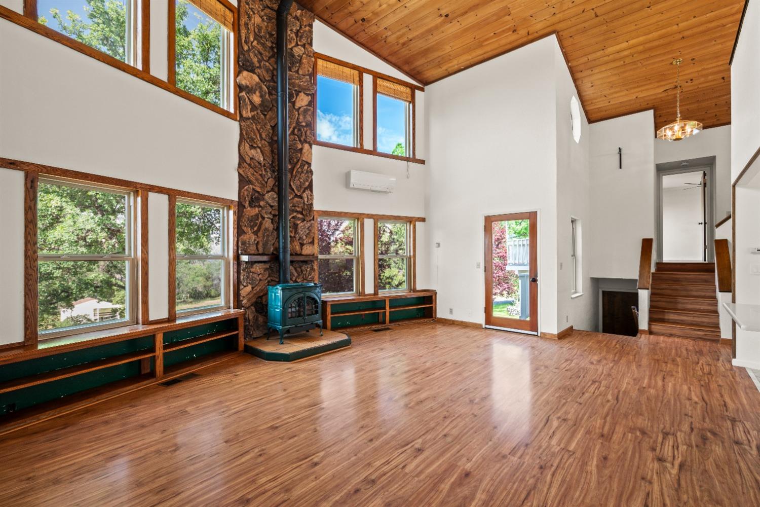 1502 Arrowbee Drive